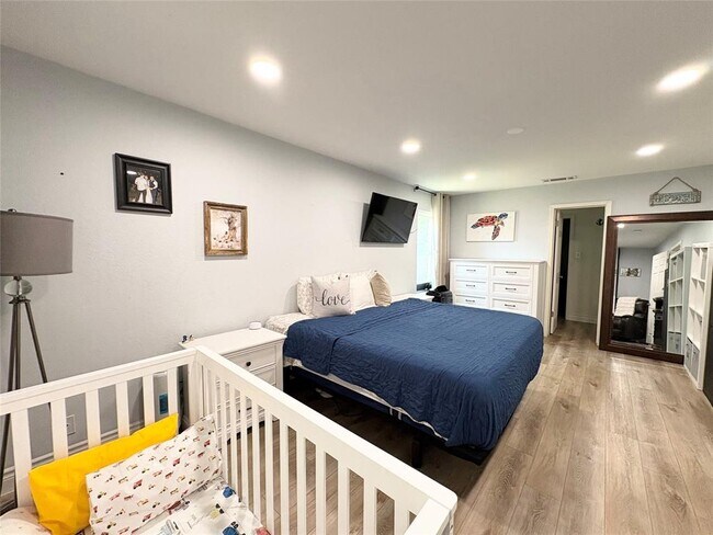 Building Photo - 1404 Cedar Park Dr