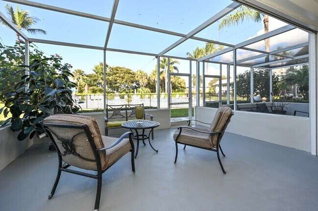 Building Photo - Charming 2-Bed, 2-Bath Condo with Lanai – ...