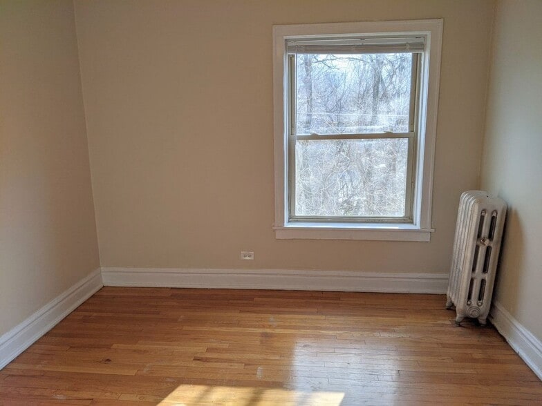 Building Photo - 908 Reba Pl