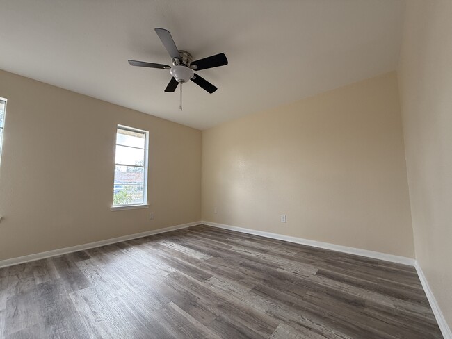 Building Photo - 1409 Opal Rd