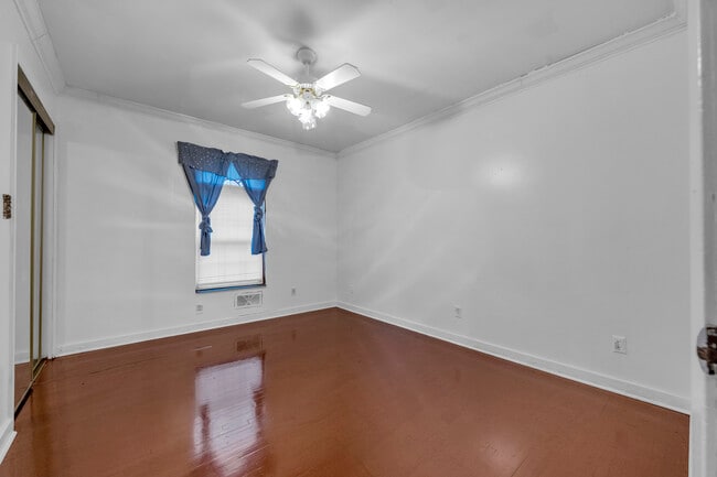 Building Photo - 2221 Avenue W26th St
