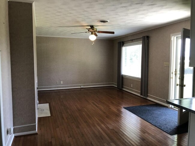 Building Photo - 103 Helmwood Dr