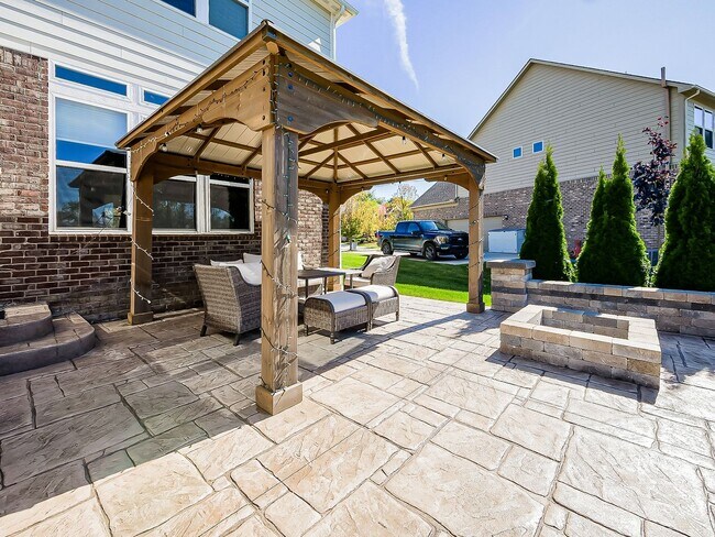 Building Photo - 23431 Crooked Tree Ct S