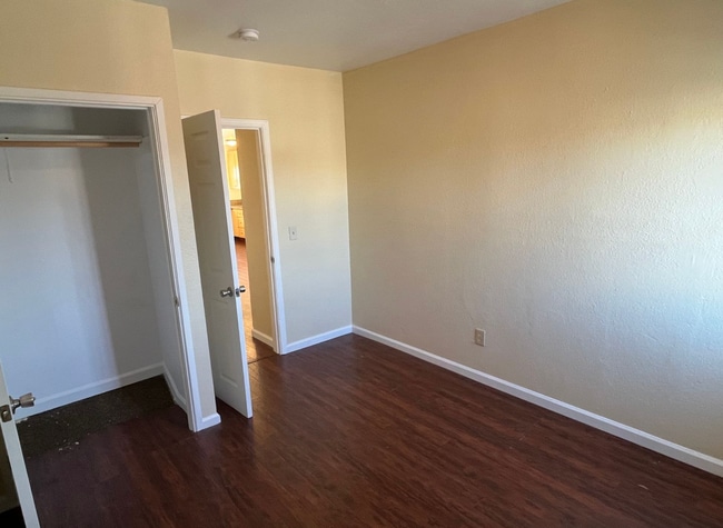 Building Photo - 402 Bissell Ave