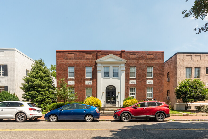 Building Photo - 1711 35th St NW