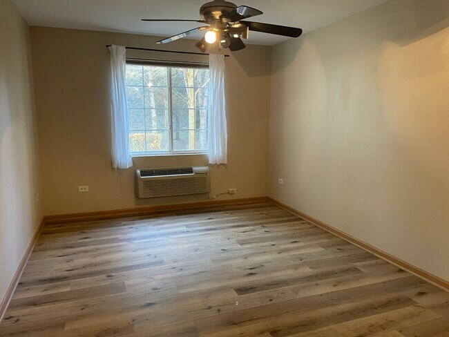 Building Photo - 801 Silverstone Dr