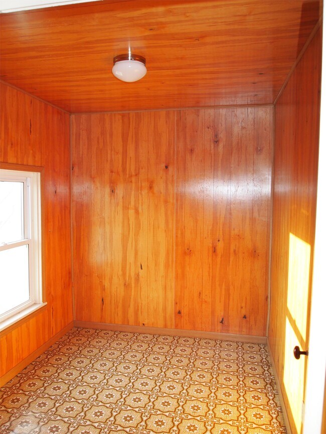 Building Photo - 7840 Tuttle Rd