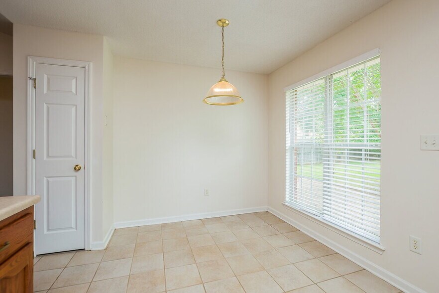 Building Photo - 10716 Ridgefield Dr