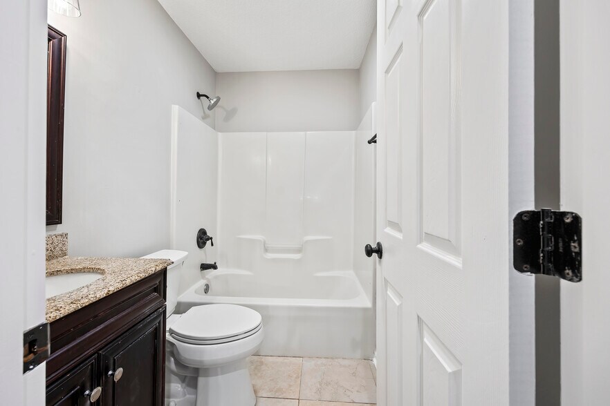 Building Photo - 40 Brittany Pl