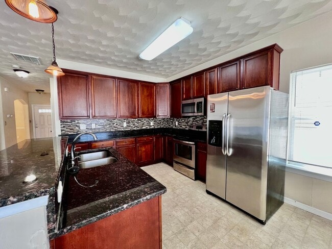 Building Photo - 3 bedroom home in sought after Whitaker Place, Virginia Beach