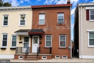 Building Photo - 35 Emory Ave