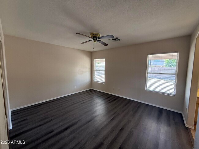 Building Photo - 1413 W Orchid Ln