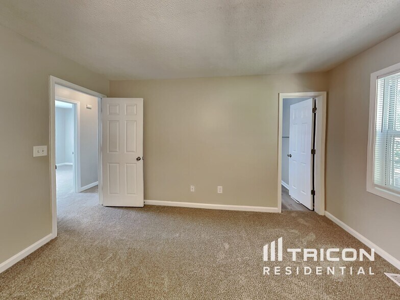 Building Photo - 120 Country Cottage Cir