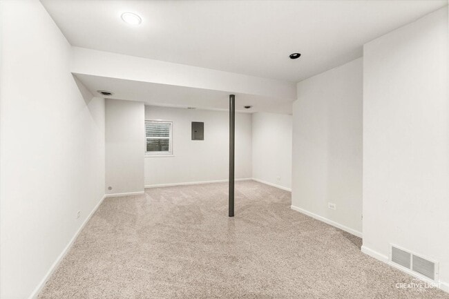 Building Photo - 920 Fairfax Ct
