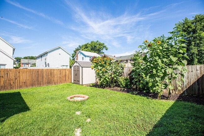 Building Photo - 407 Hawke St