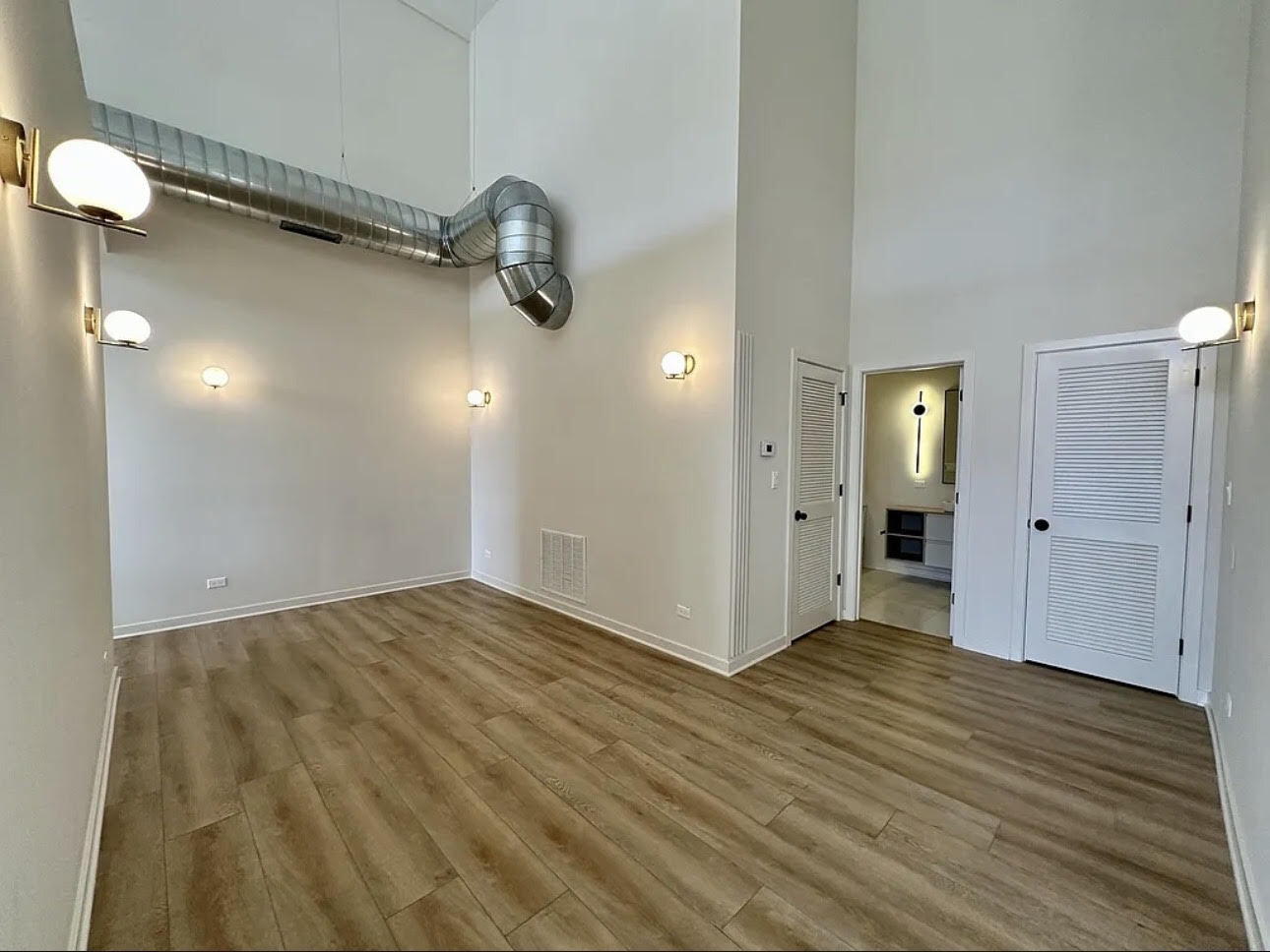 Building Photo - 3207 N Narragansett Ave