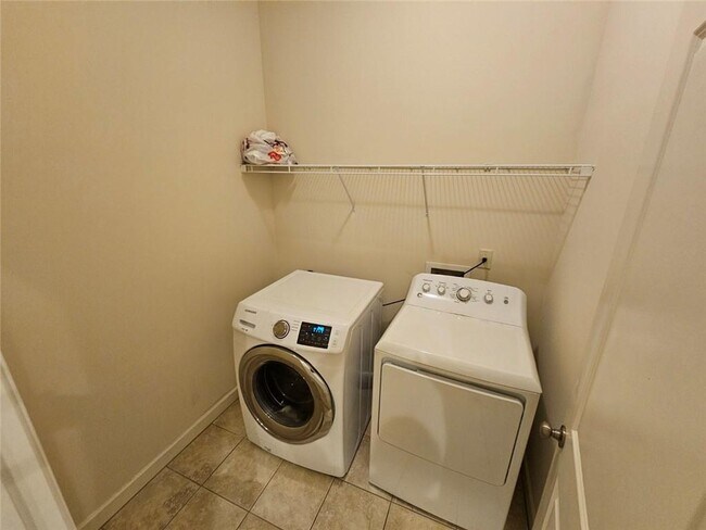 Building Photo - 2104 McFarlin Ln