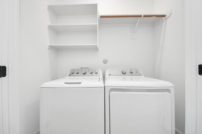 Building Photo - 4806 Cochran St