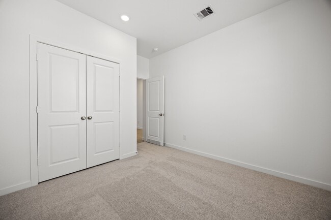 Building Photo - 28947 Rustic Robin Ln