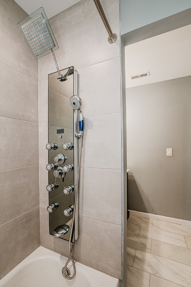 Building Photo - 3-Bedroom with 2 Full Baths Home in Charleston – Spacious 1,752 Sq