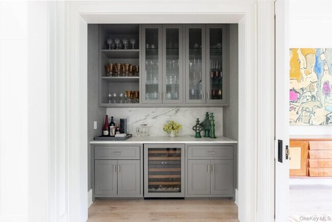 Building Photo - 571 Pauls Ln