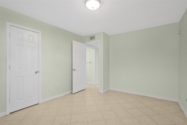 Building Photo - 3220 69th St