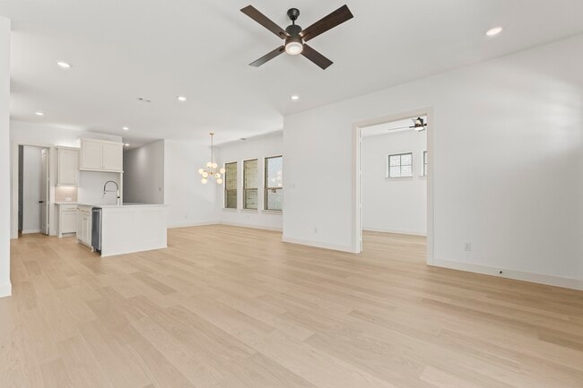 Building Photo - 15636 Amber St
