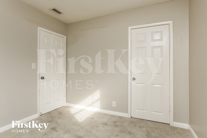 Building Photo - 6100 Harding St