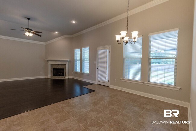 Building Photo - 660 Turquoise Dr