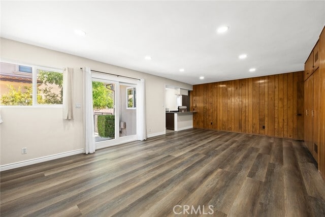 Building Photo - 9502 Olema St