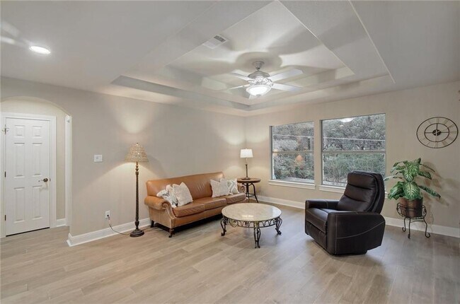 Building Photo - 9903 Tree Bend Cove