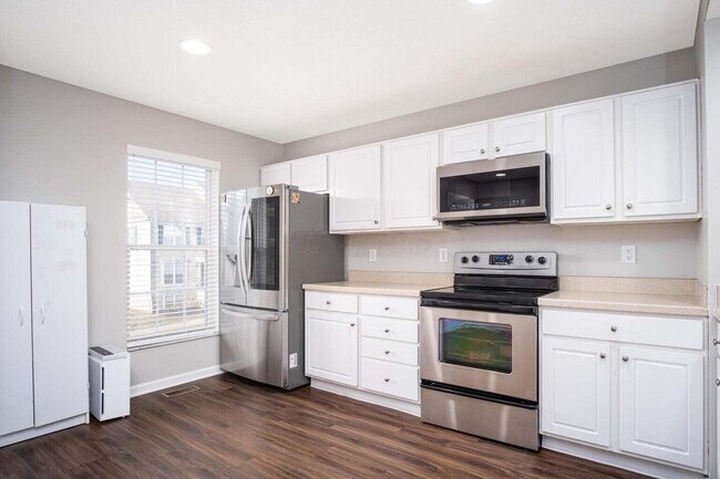 Building Photo - 5286 Royal Arch Casca Dr