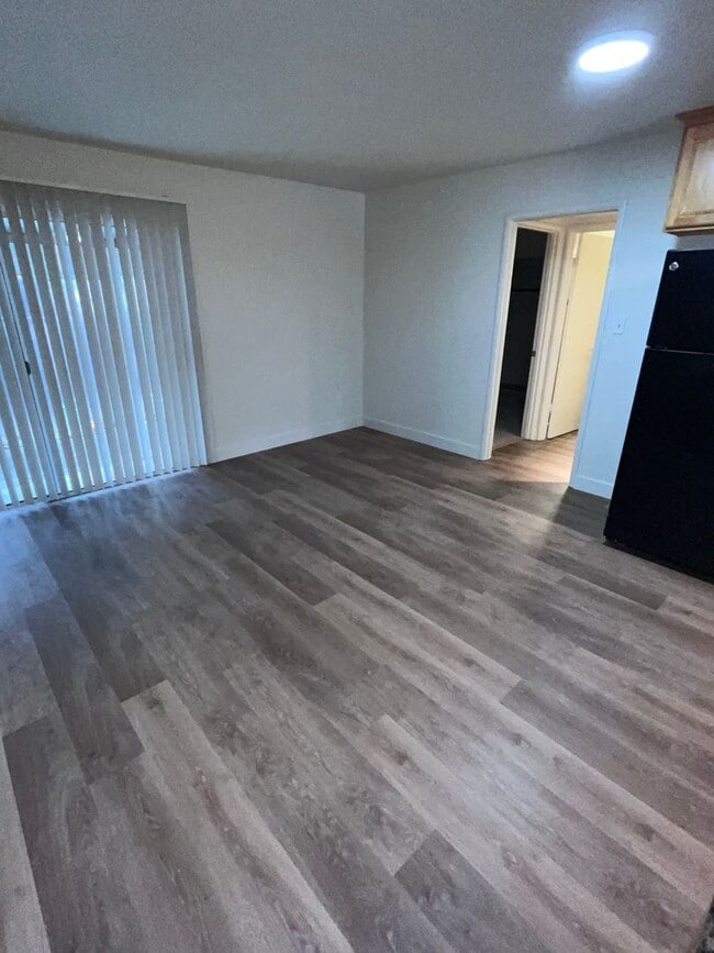 Building Photo - NICE DUPLEX IN CARMICHAEL!! $500 OFF FIRST MONTH'S RENT!!