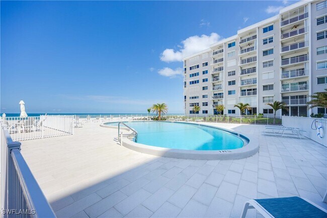 Building Photo - 3443 Gulf Shore Blvd N