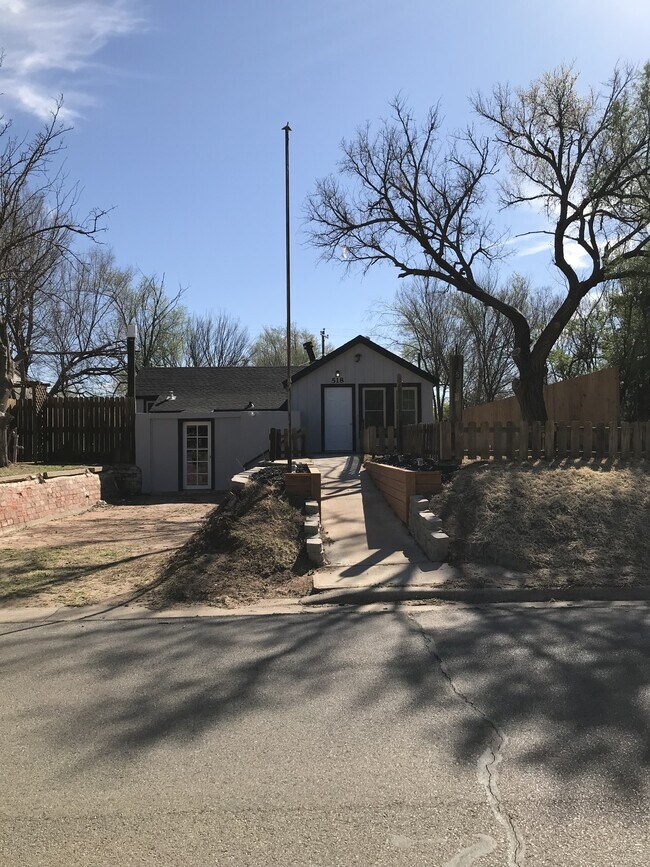 Building Photo - 518 16th St