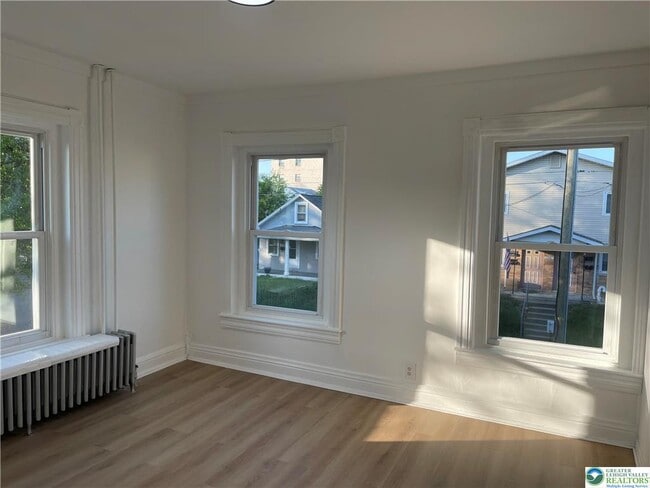 Building Photo - 1342 3rd St