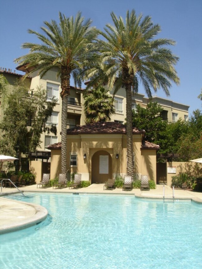 Building Photo - 24505 Town Center Dr