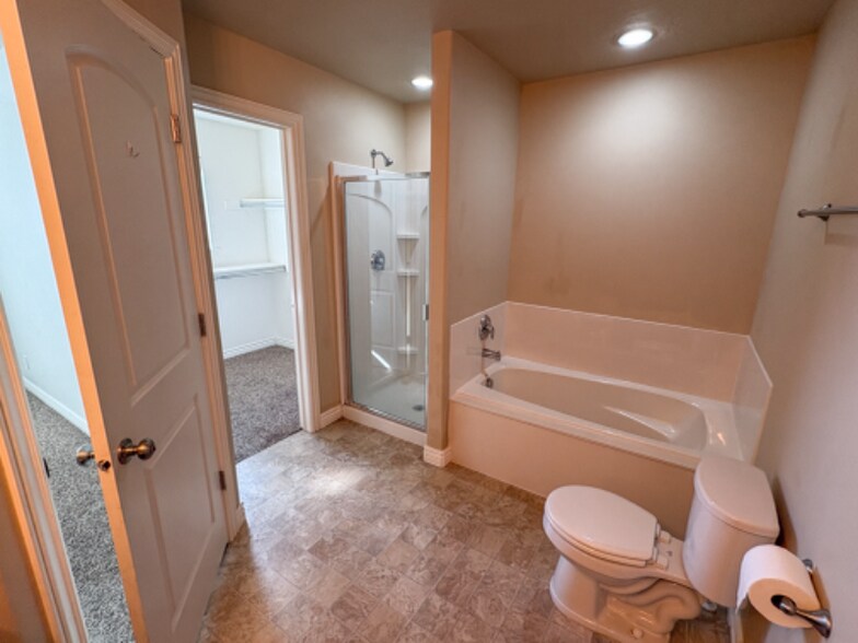 Building Photo - 652 Pimlico Dr