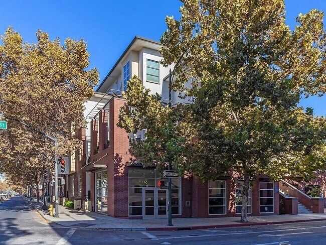Building Photo - Beautifully Upgraded 2 Bedroom Condo with a Den in Downtown San Jose