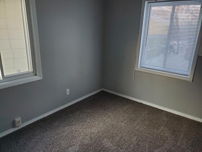 Building Photo - 1725 E Calvert St