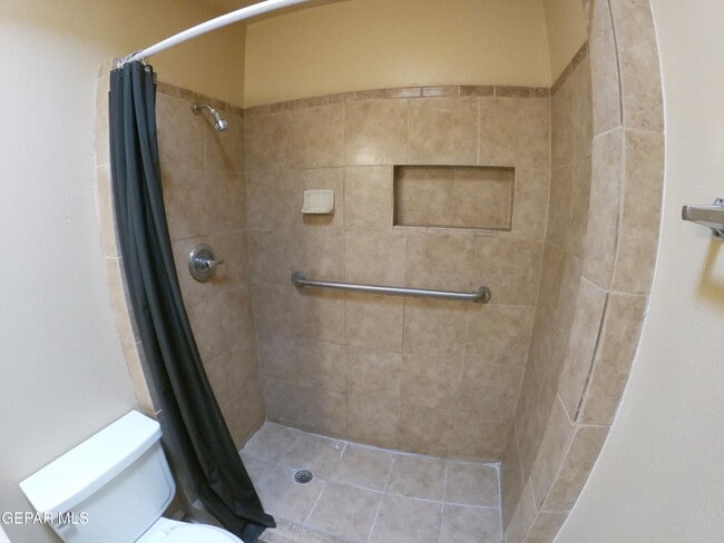 Building Photo - 2403 Red Sails Dr