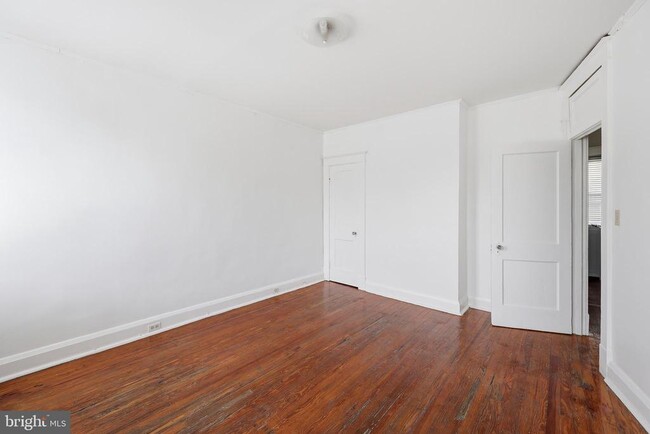 Building Photo - 3202 Cliftmont Ave