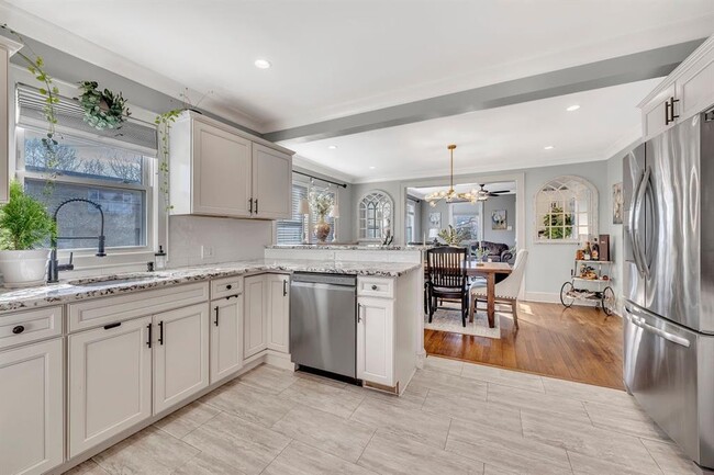 Building Photo - 64 Prairie Ave