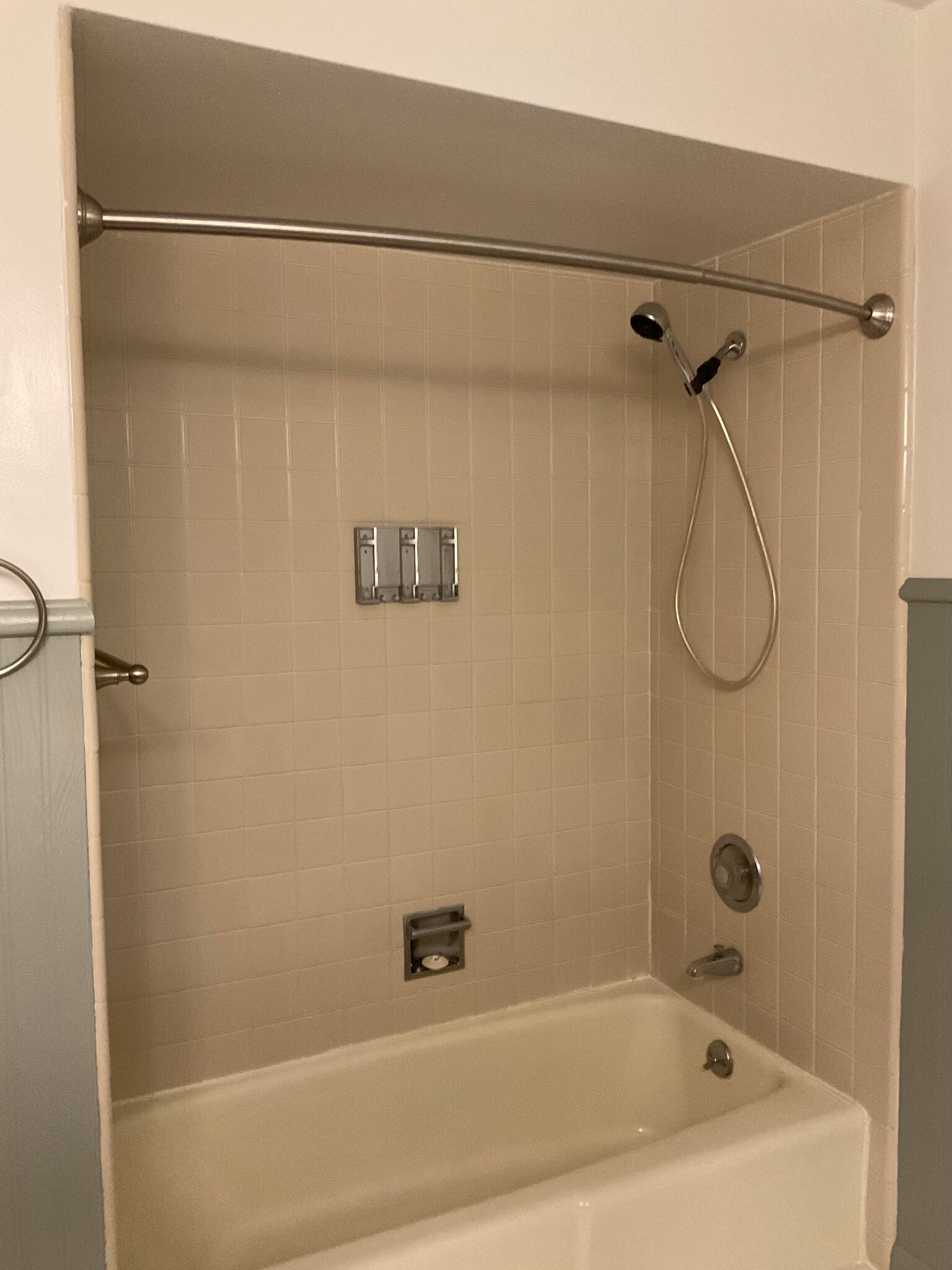 Tiled shower - 419 Peachtree Cir