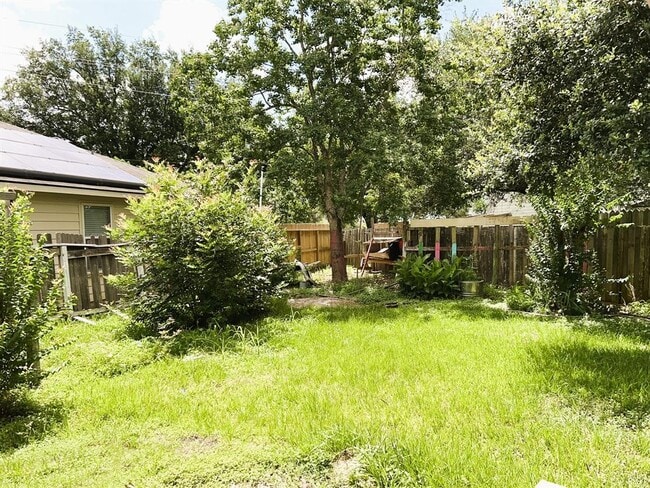 Building Photo - 34511 Park Green Dr