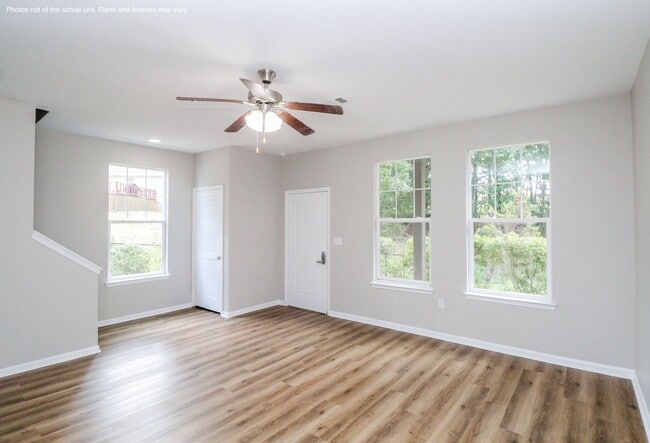 Building Photo - 3BD/3BA Available for Early August Move In