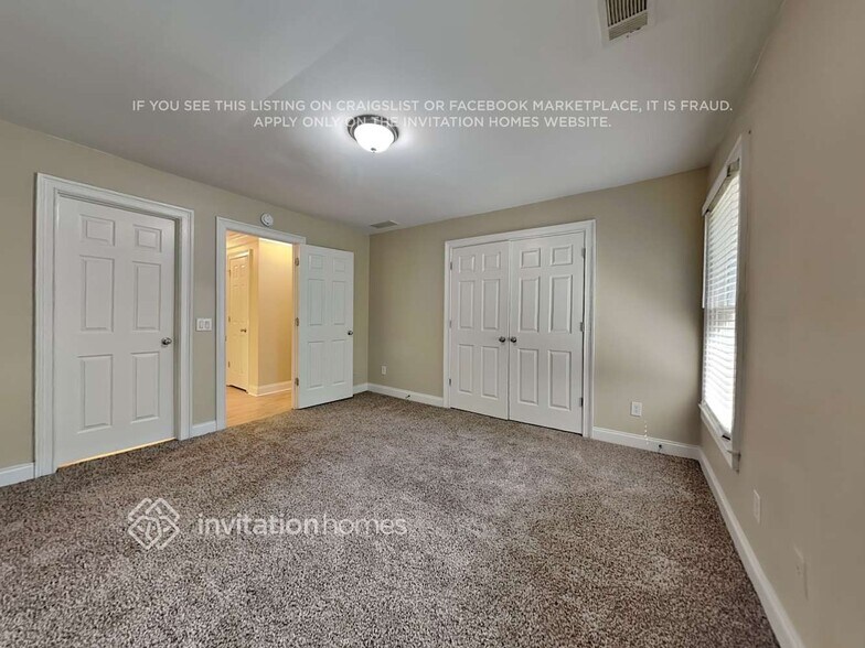 Building Photo - 14 Whitegrass Ct