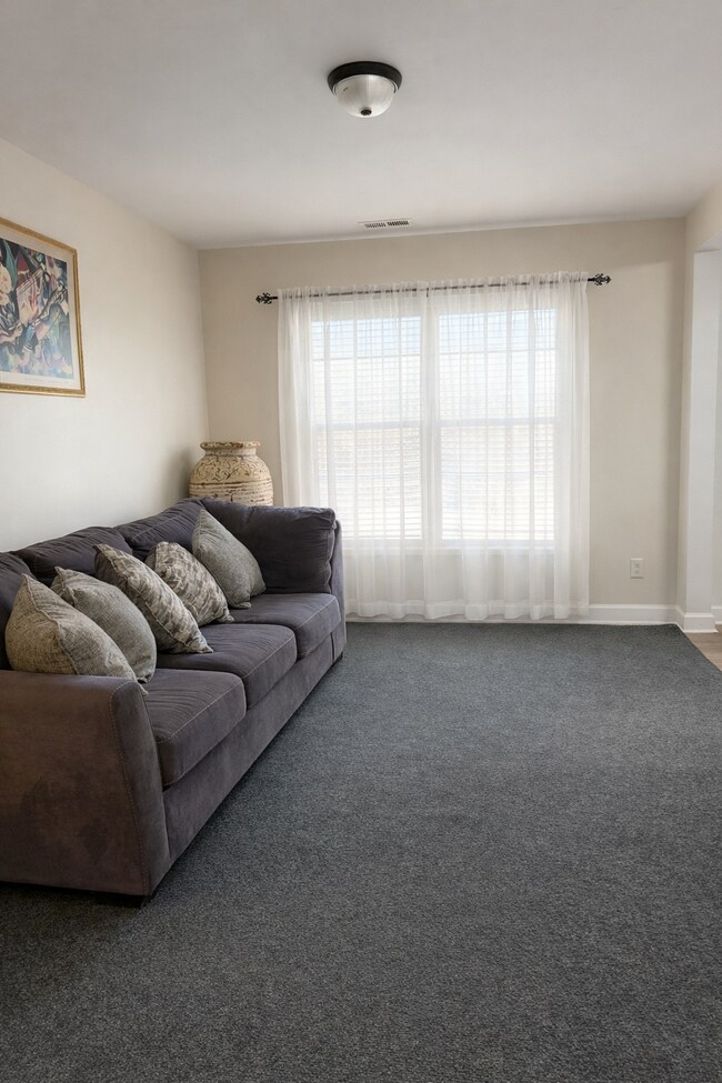 Building Photo - THE ESTHER Private Room + Private Bath • No Deposit • Utilities Included • 14 Min to Center City