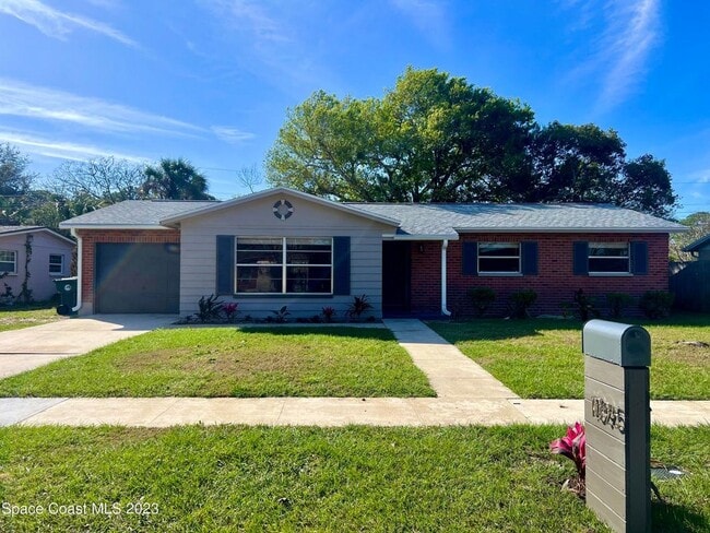 Building Photo - 1095 Coronado Dr