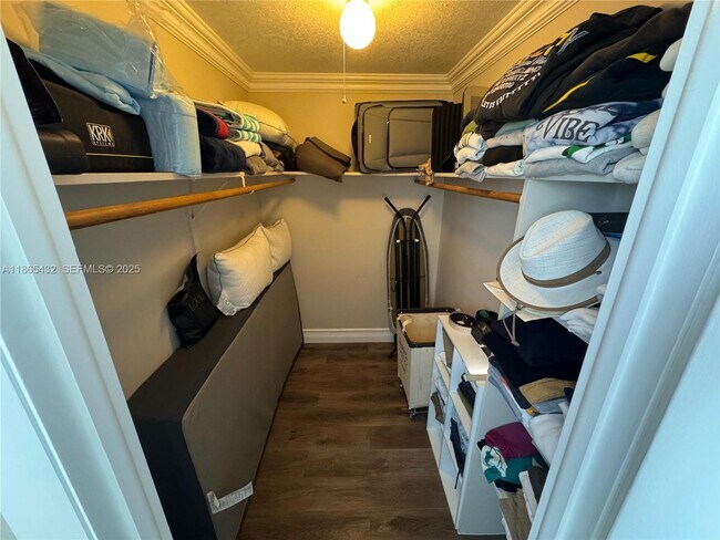 Building Photo - 1811 Jefferson St